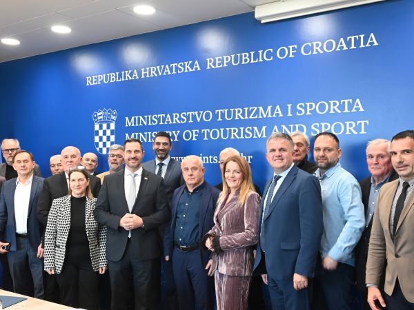 Potpisani ugovori Ministarstva turizma i sporta sa sportskim zajednicama Potpisani ugovori Ministarstva turizma i sporta sa sportskim zajednicama