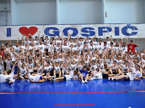 RUKOMETNI KAMP “GOSPIĆ 2021” ODUŠEVIO RUKOMETNI KAMP “GOSPIĆ 2021” ODUŠEVIO
