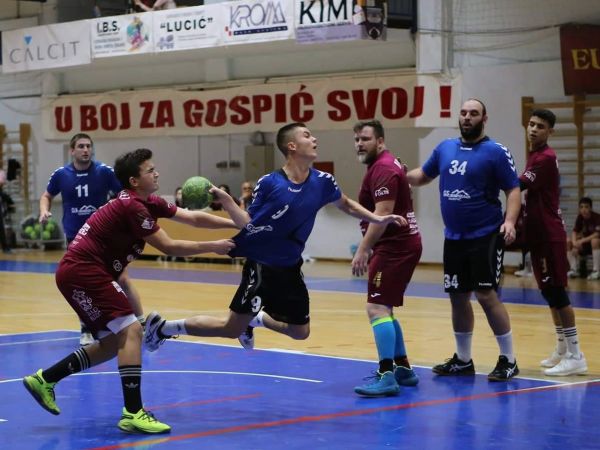SENIORI RUKOMETNOG KLUBA „GOSPIĆ“ UVJERLJIVI PROTIV BUZETA