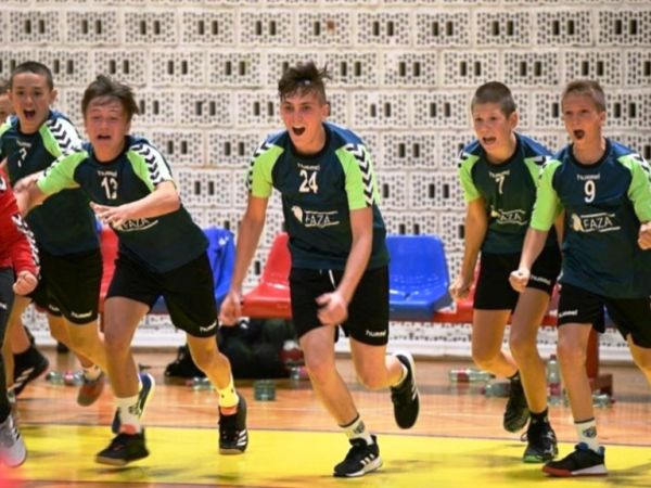 Rukometaši Gospića krenuli s treninzima Rukometaši Gospića krenuli s treninzima