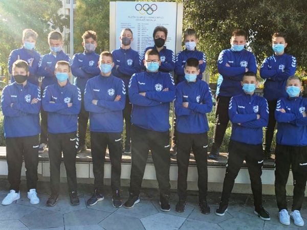 DJEČACI U13 RUKOMETNOG KLUBA “GOSPIĆ” STOPOSTOTNI NA POČETKU SEZONE DJEČACI U13 RUKOMETNOG KLUBA “GOSPIĆ” STOPOSTOTNI NA POČETKU SEZONE