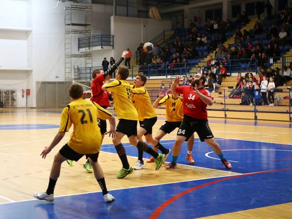 SENIORI RUKOMETNOG KLUBA “GOSPIĆ” USPJEHOM U SENJU PRODUŽILI NIZ NA 5 UZASTOPNIH POBJEDA